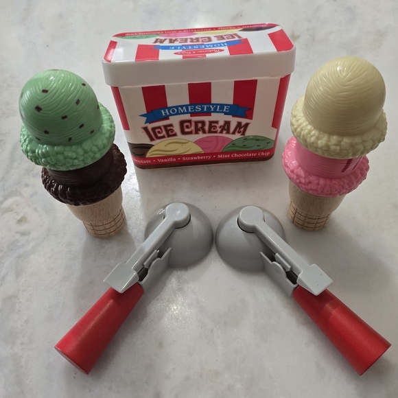 Ice Cream Play Set with Cones and Scoops - Picture 1 of 2